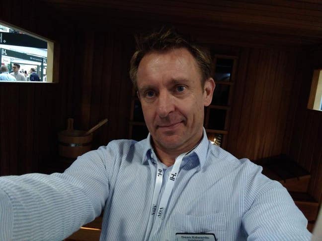 Professional male, looking for annex or similar Main Photo