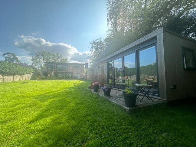 Garden Lodge - Monday to Friday let or temporary Main Photo