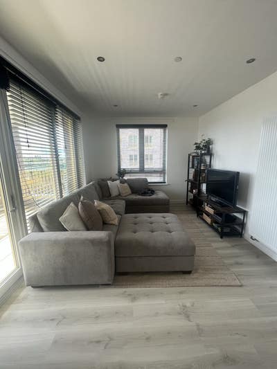 Riverside Master Room En Suite  Main Photo
