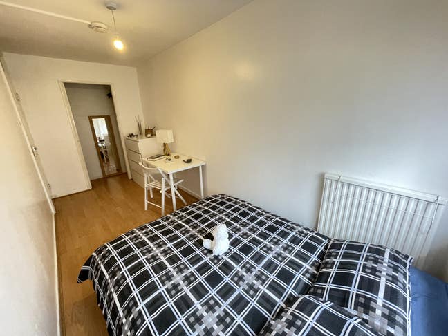 Short Promo - Double  in London Fields 02/12 Main Photo