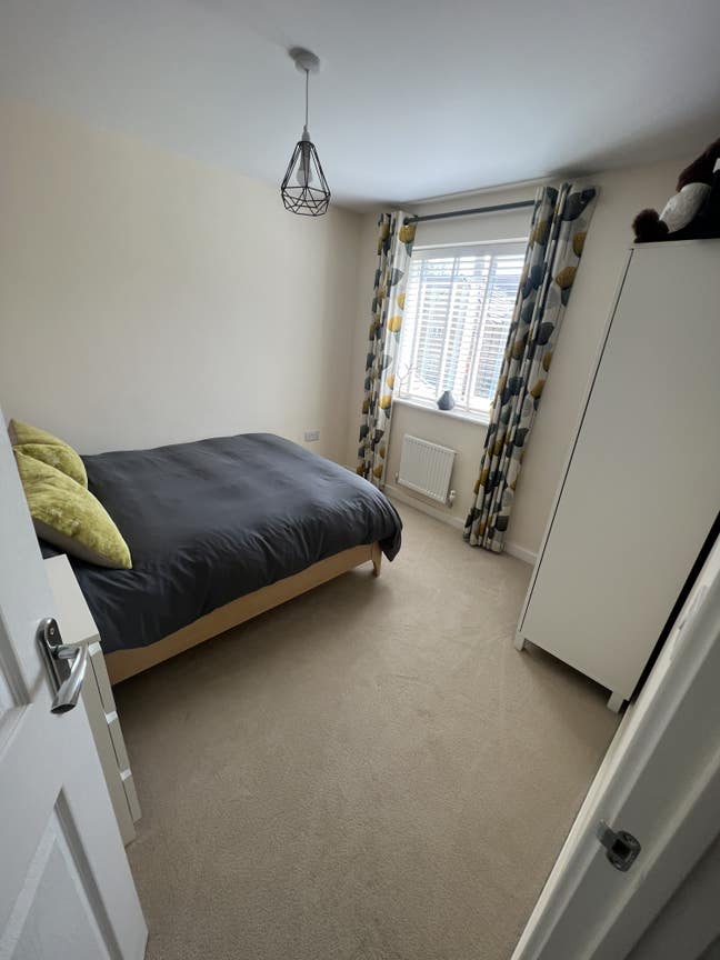 Double Room to Let in Modern House  Main Photo