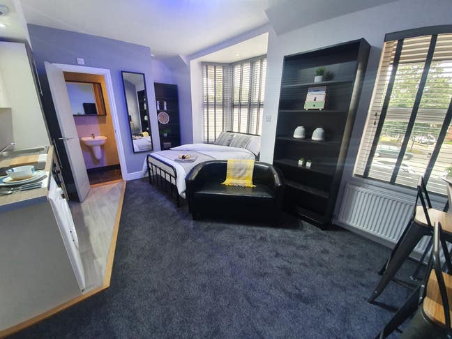 Avail July / Aug 2026 Bills Inc Studio LN1  Main Photo