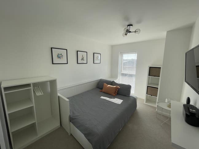 Mon-Fri Let, Private Bathroom 5min Walk to Station Main Photo