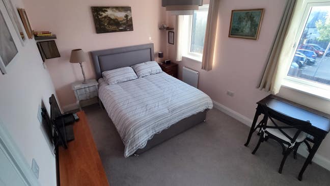 Spare room in family home. 2 parents and a child. Main Photo