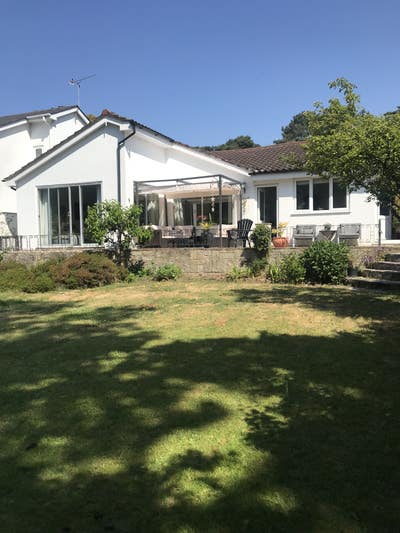 Nice double room to rent in a spacious bungalow  Main Photo