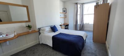 Professional house-share - Alexandra Road Main Photo