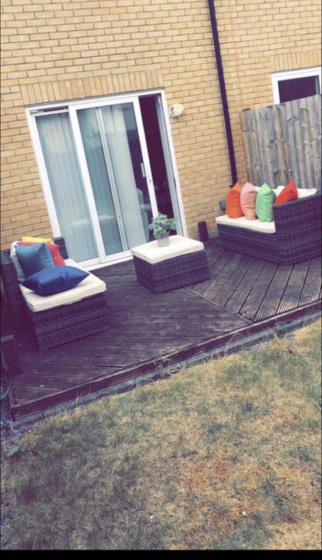 Newly refurbished 2 bedrooms house for rent  Main Photo