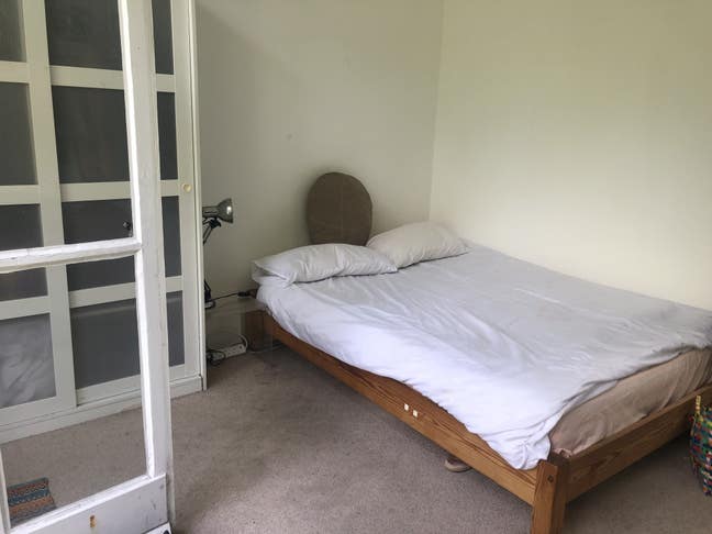 Charming  Double room In beautiful flat Main Photo