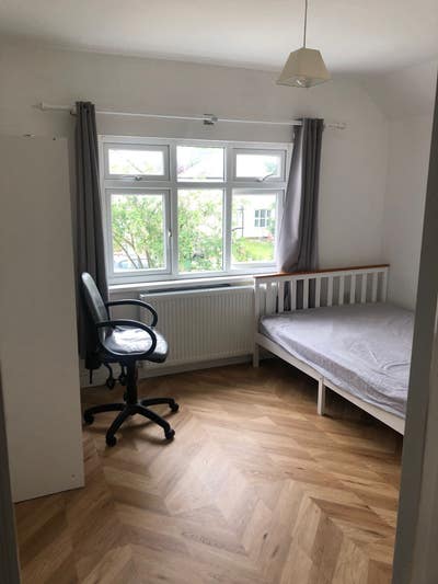 Double bedroom for single person  Main Photo