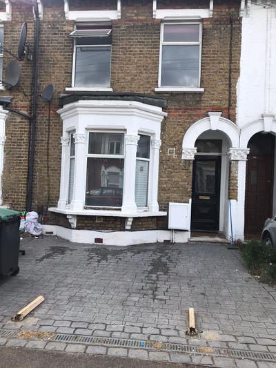 DBL ROOM with private parking space Turnpike Lane Main Photo