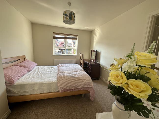 En-suite double bedroom Main Photo
