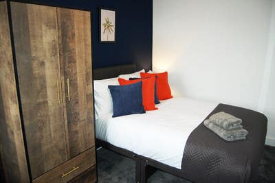 Four Double En-Suites in Town Centre Main Photo