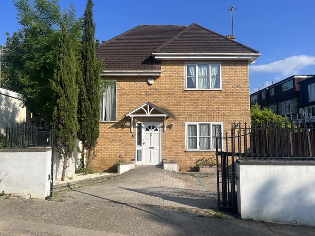 Double Room in Barnet  Main Photo