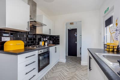 "Groundfloor Double Room with Offsuite" Main Photo