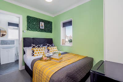 "Groundfloor Double Room with Offsuite" Main Photo