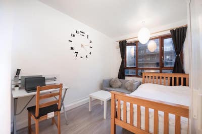 Large double room in Kings Cross   Main Photo