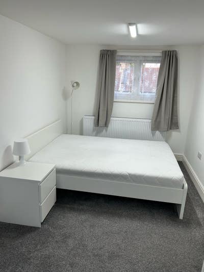 Lovely Double Room in Stratford. Near Morrisons. Main Photo