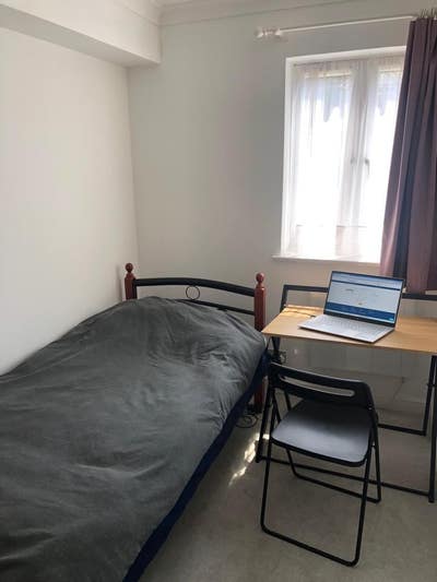 *Single Room in Newly Decorated Flat with Parking* Main Photo