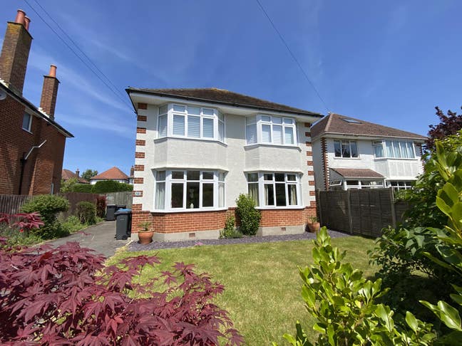 Premium Spacious Double Bedroom Quiet Location!  Main Photo