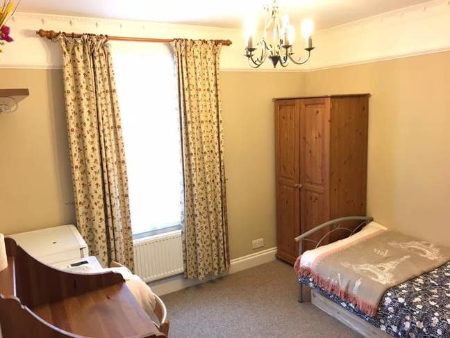 Single Room for  one person in W12 Main Photo