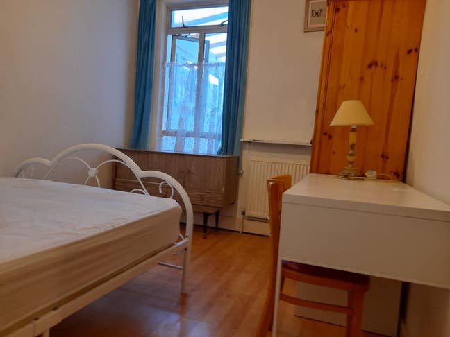 1 double room £760 monthly, near leyton tube.. Main Photo