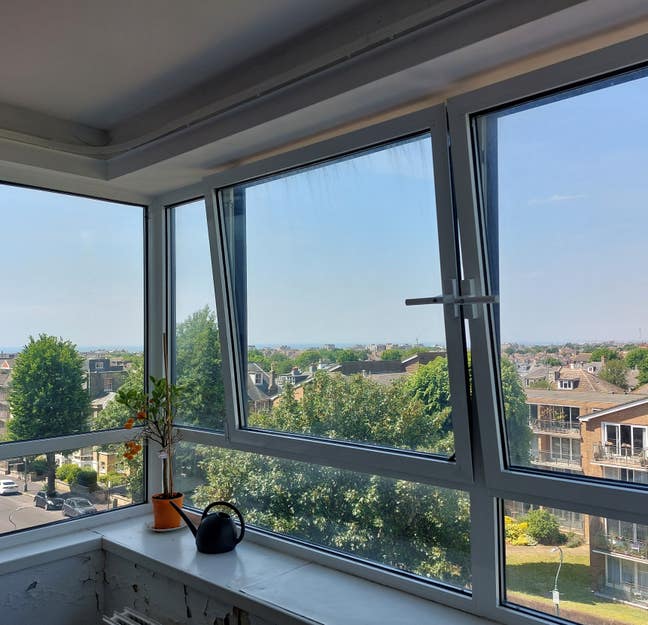 Sunny Double Room in Large Flat (bills inc) Main Photo