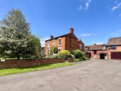 House share on working farm Main Photo