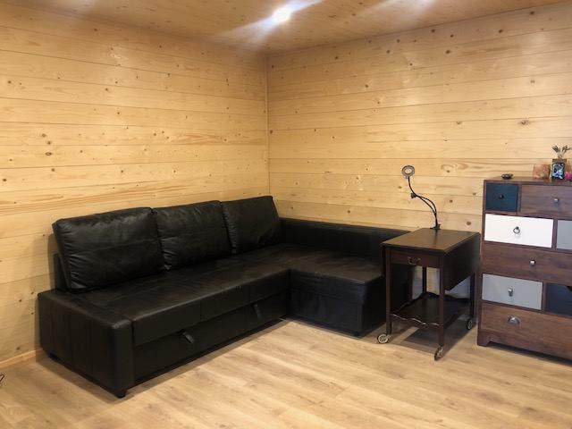 Studio in Pinner Main Photo