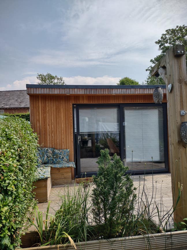 Self-contained en-suite double bedroom Main Photo