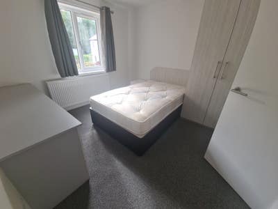 Ensuite Rooms Refurb'd House Near Burley Station Main Photo