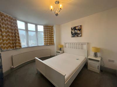 Double En-Suite Room - All Bills Included! Main Photo