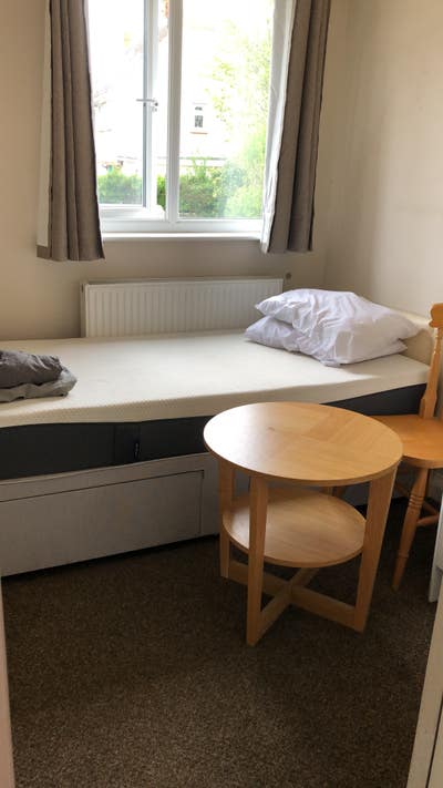 Room In quiet professional House Main Photo