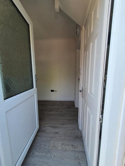 Newly refurbished self-contained studio flat  Main Photo