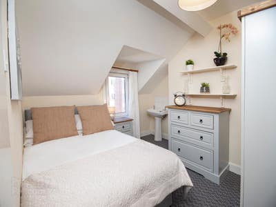 🧹Neat Room In Cromwell Rd🧹 Main Photo
