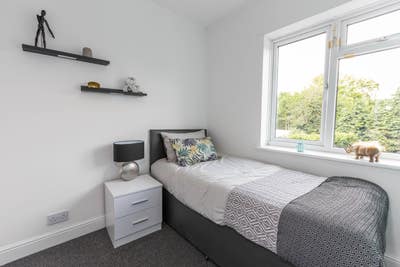 🌟Single Room Nr George Eliot Hosp with Parking🌟 Main Photo