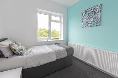 🌟Spacious Single Room! Walk to George Eliot 🌟 Main Photo