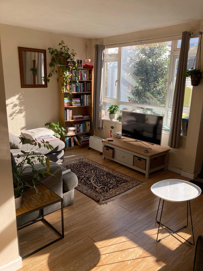 Homerton room - £750 bills included.  Main Photo