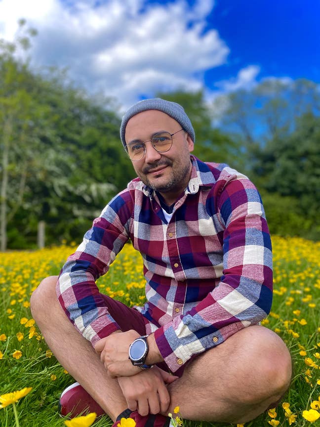 I am a professional male aged 37. I am lookin... Main Photo