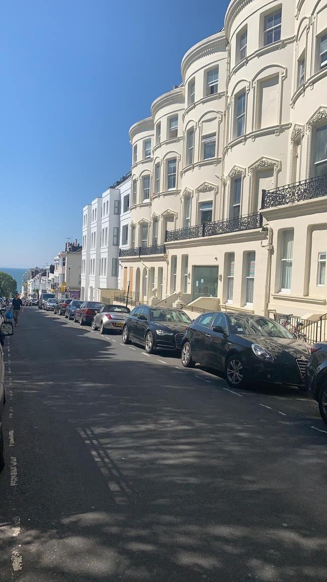 Bright Bedsit near Brighton Seafront (CT inc) Main Photo