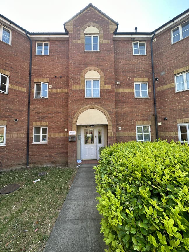 Beautiful Modern 2 Bedroom flat to rent Main Photo