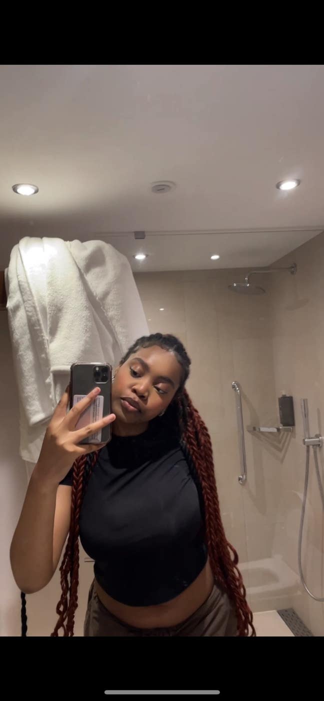 Professional Female seeks a single or double room Main Photo