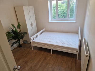 Spacious Double Room in Limehouse Main Photo