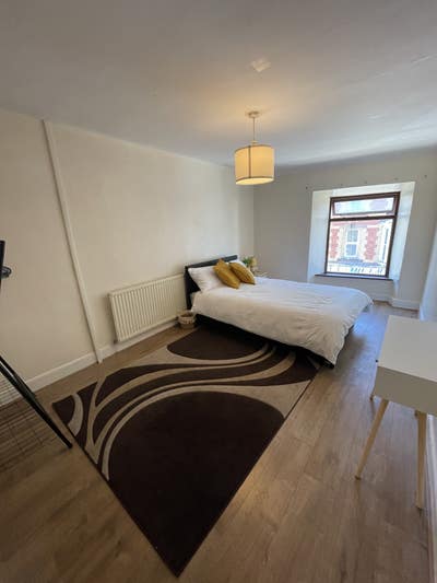 Double Rooms-Students only Main Photo