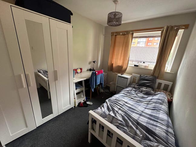 A single room near city centre July 1st Main Photo