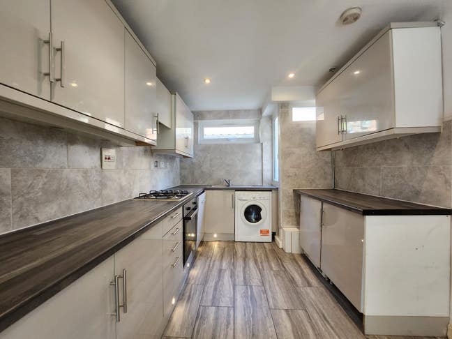 N7 7RL Finsbury Park 4 bedroom House with Garden Main Photo