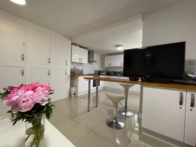 HUGE Double En-Suite Room in Town Centre! Main Photo
