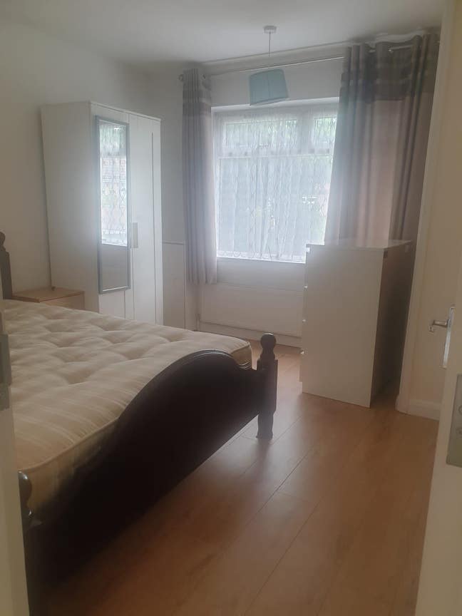 2 rooms in bungalow  Main Photo