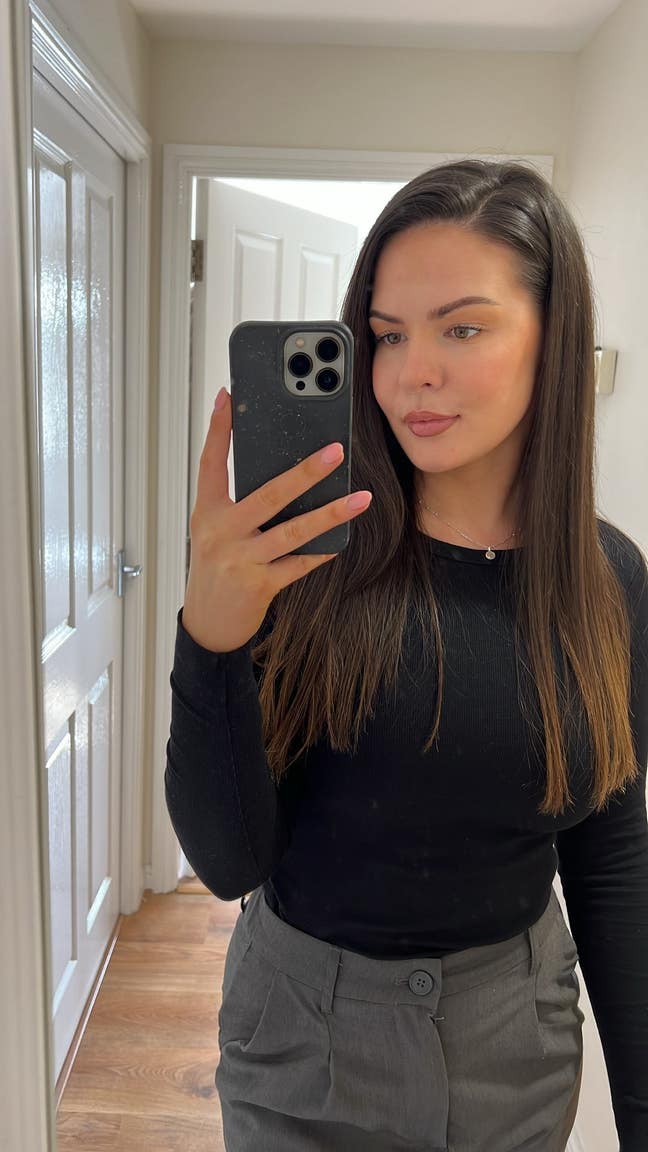 32 old professional looking for double room  Main Photo