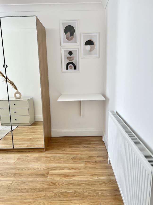 Double bedroom in newly refurbished house  Main Photo