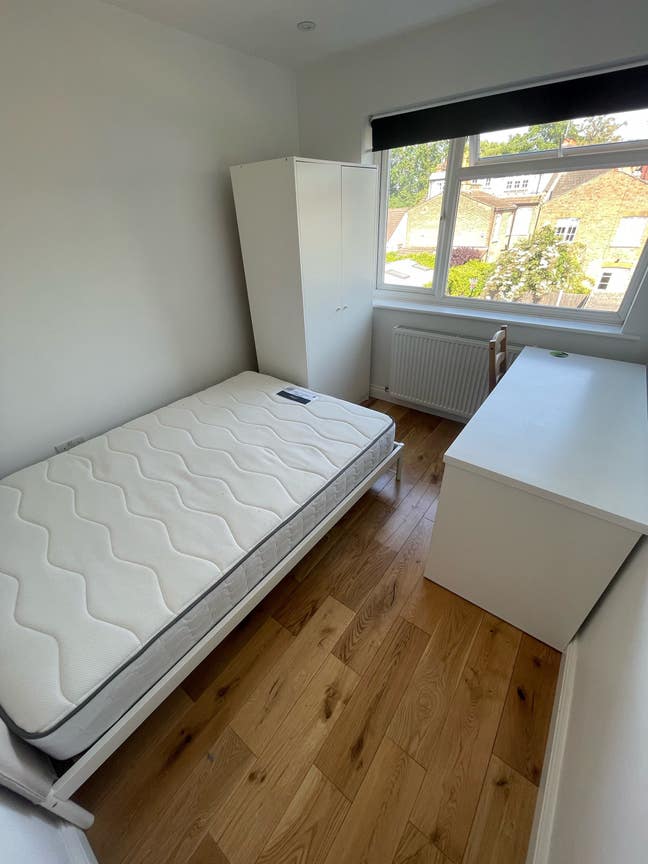Double bedroom in Enfield Town centre Main Photo